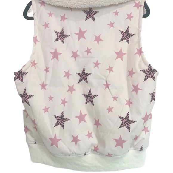 Umgee Pink Star Printed Zip Up Vest With Sherpa Detail - Picture 2 of 11